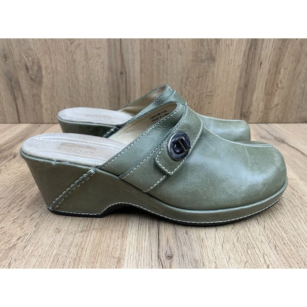 Clarks Artisan Leather Wedge Mule Clogs Women's 9M Olive Green Comfort Slip On